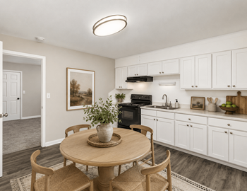 Eat-in kitchen